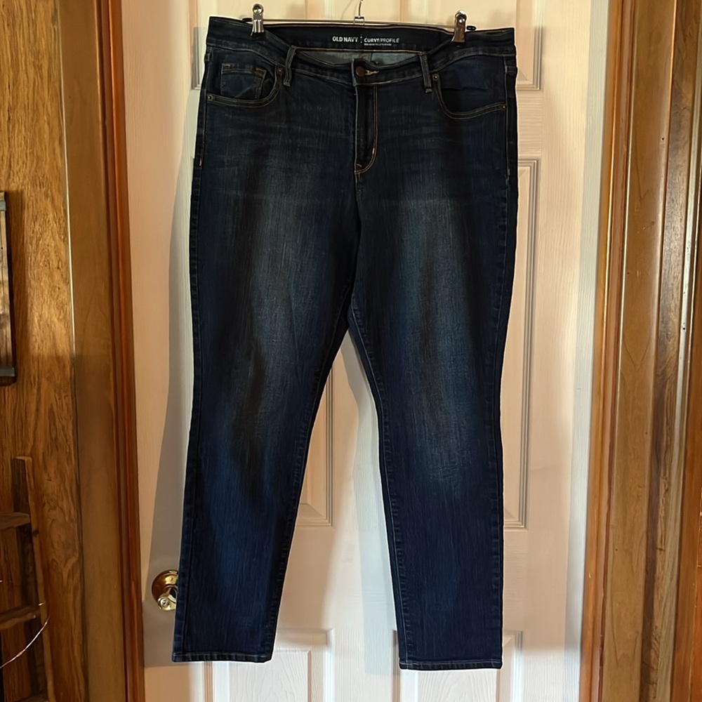 Old Navy Curvy Short Jeans